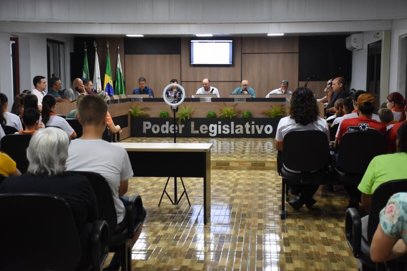 Vereadores aprovam incentivo horas/máquina para a empresa Globo Aves